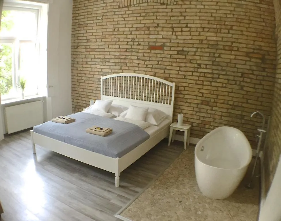 Elizabeth Boulevard Apartment Budapest