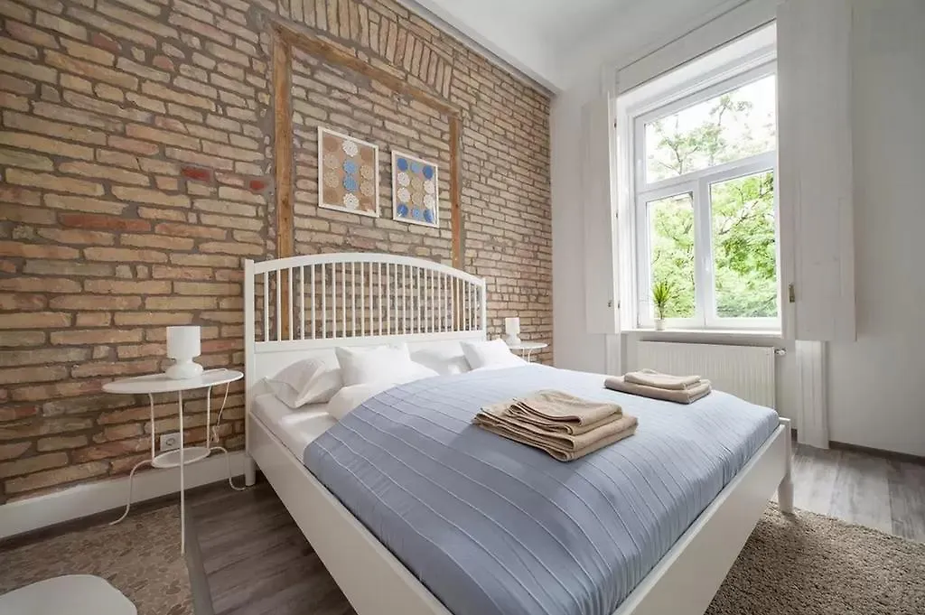 Elizabeth Boulevard Apartment Budapest